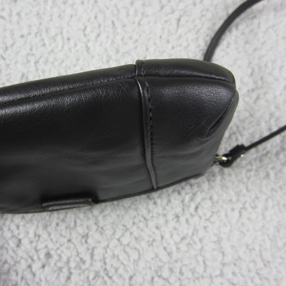 COACH  Patent Leather Wristlet Wallet Black‎ 7x5X1inch